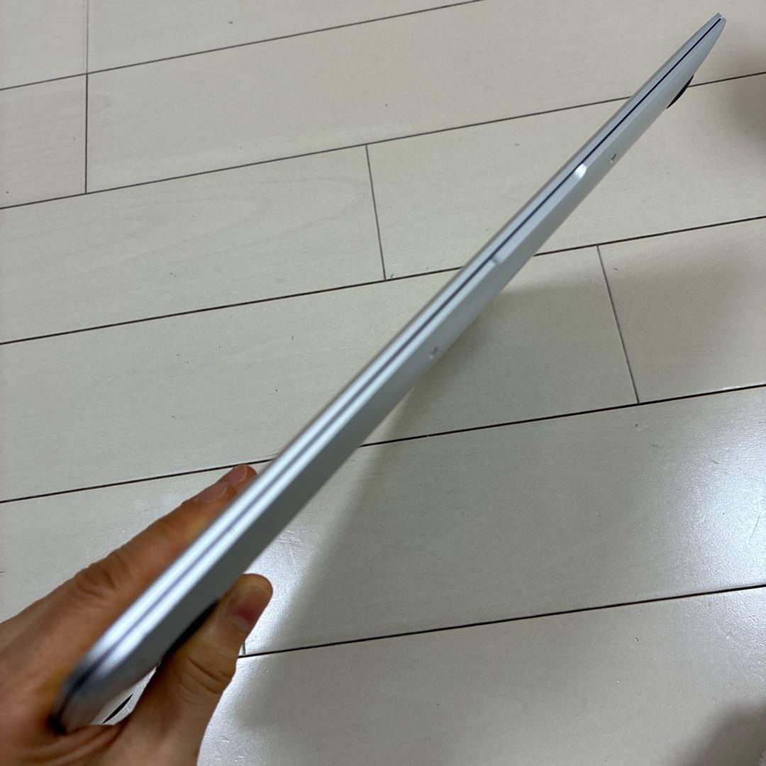 Apple MacBook Air (M1,8GB,256GB) 本体