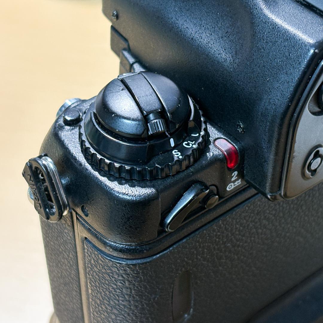 中古Nikon F5　フィルム 一眼レフカメラ