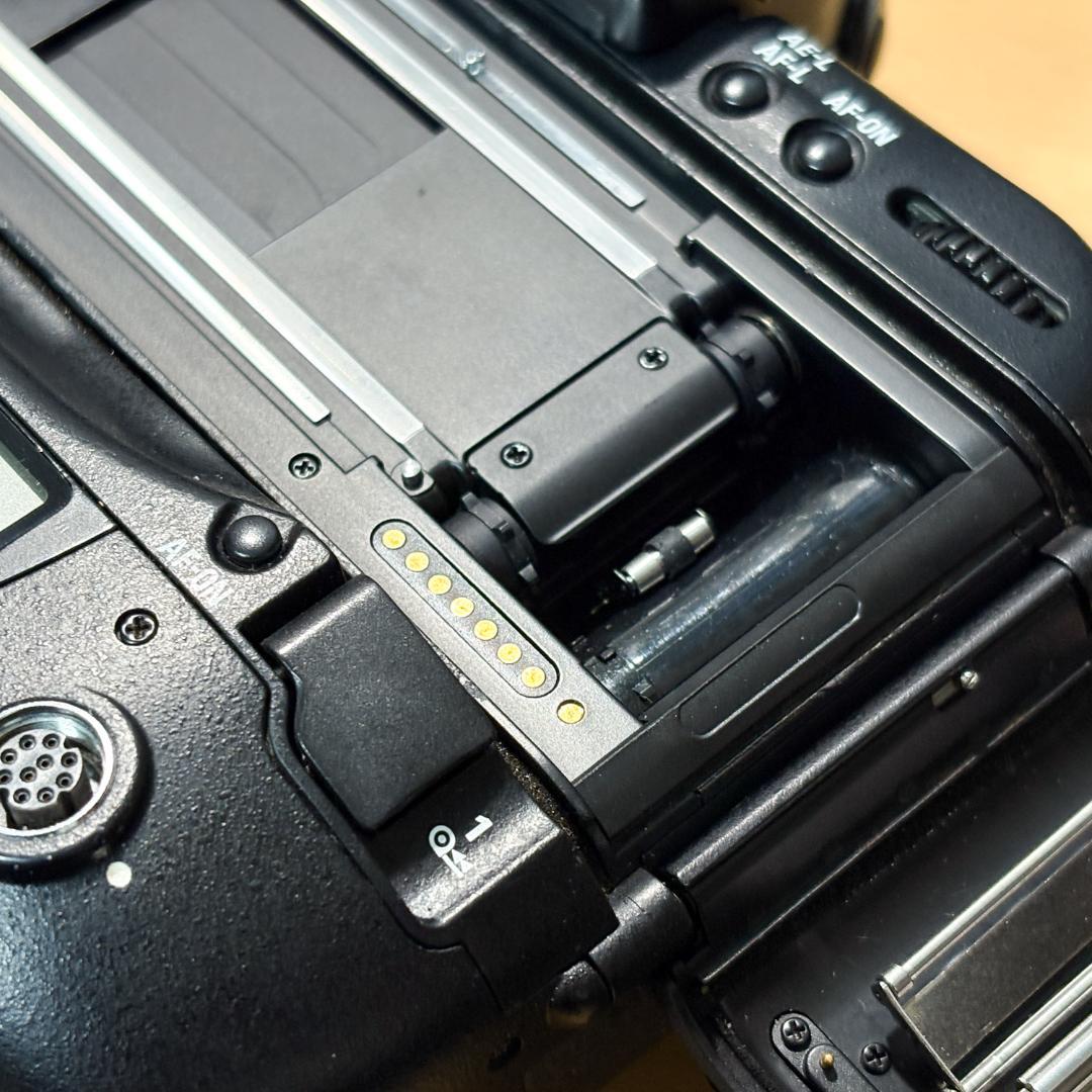 中古Nikon F5　フィルム 一眼レフカメラ