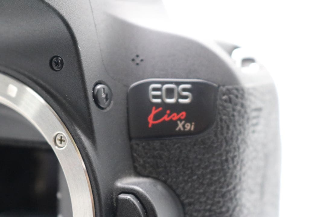 超美品 【Canon EOS Kiss X9i トリプルレンズセット】 安心保証
