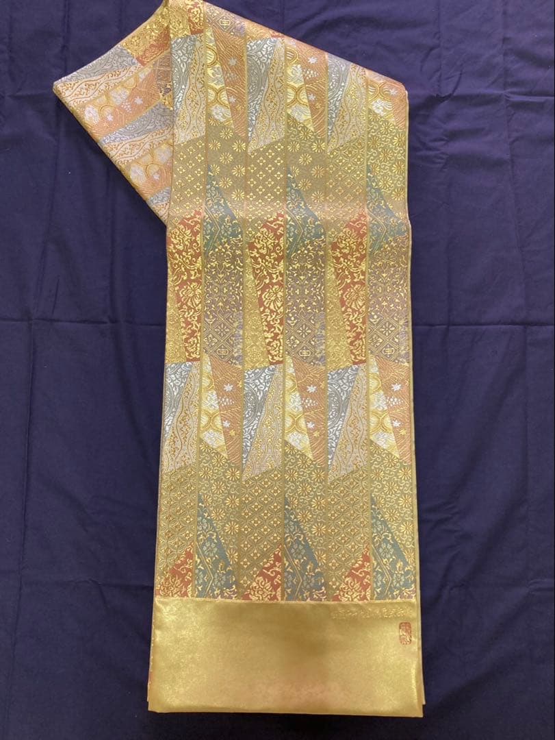 美しい金地の縦枠模様 の袋帯 袋帯緞子地(極細2700織)