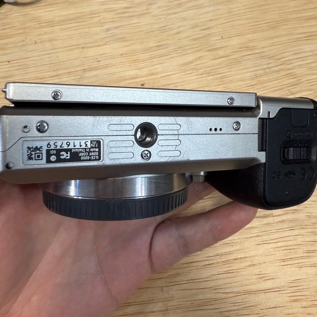 『 8486ショット 』 α6000 ボディSONY 美品　ILCE-6000