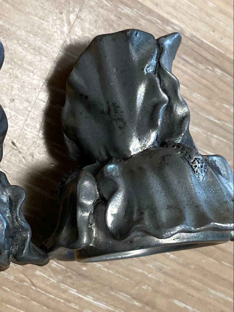 金属製 花形？　アンティーク雑貨 約185g