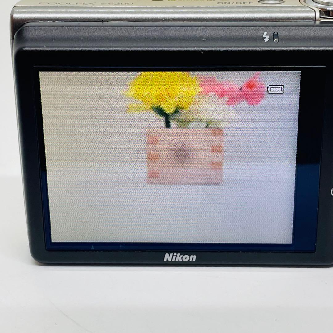 Nikon ニコン　コンパクトデジタルカメ　COOLPIX S6200 訳あり