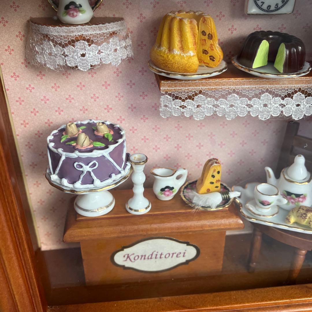 ククロフが可愛いケーキ屋さん ロイターポーセリン ドールハウス
