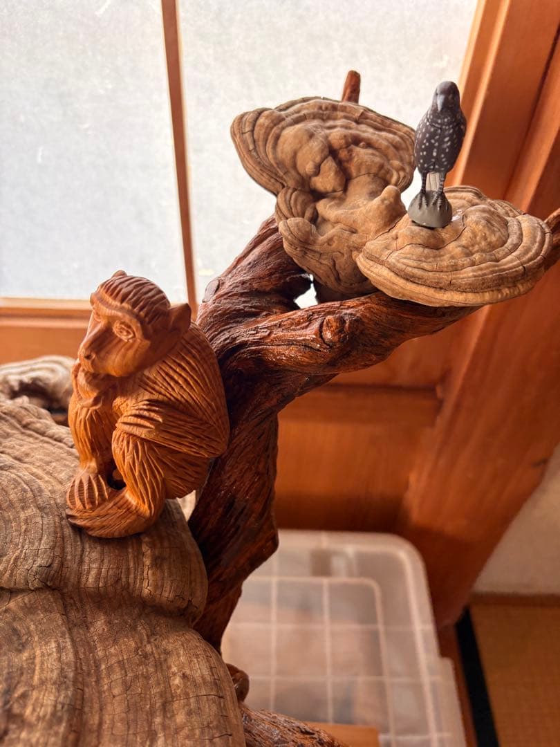 手作りの腰掛け置物