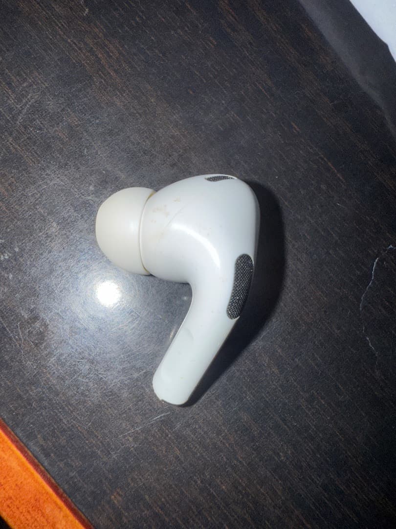 AirPods本体 ホワイト ノイズキャンセリング