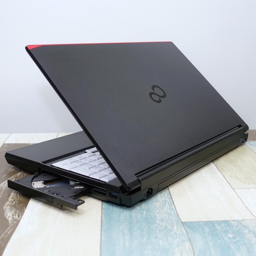 美品で神速の２０２３年製✨１２世代ｉ５に超高速新品ＳＳＤ５１２ＧＢ＆大容量メモリ