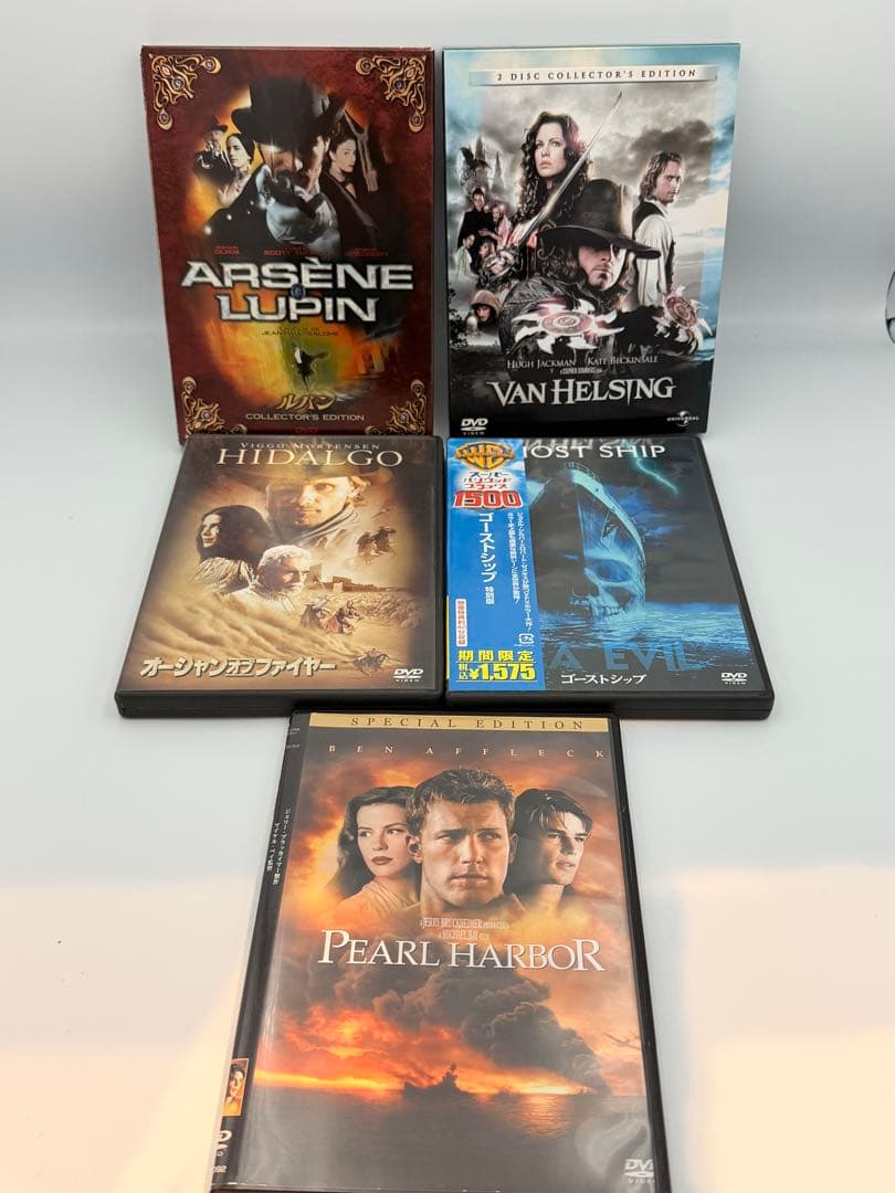 東芝 REGZA ポータブルDVDプレーヤー SD-P1010S ＋DVD5枚