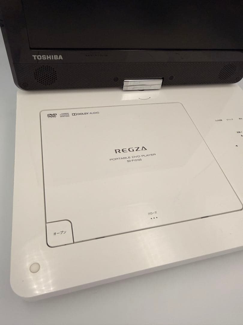 東芝 REGZA ポータブルDVDプレーヤー SD-P1010S ＋DVD5枚