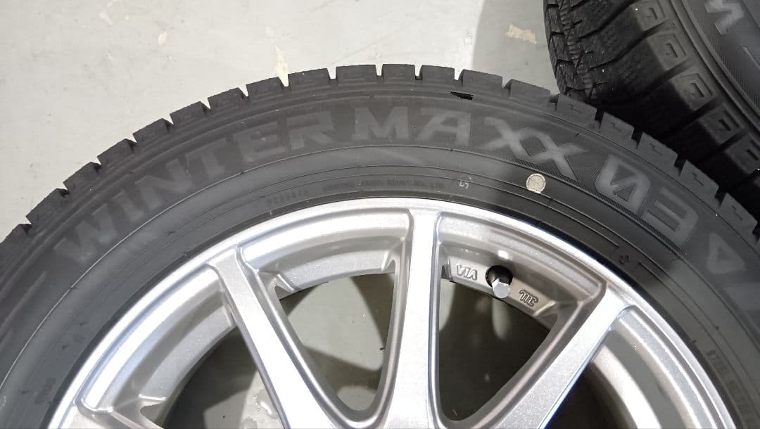 アクア　175 65 15 ダンロップ スタッドレスタイヤ　2本セット　①