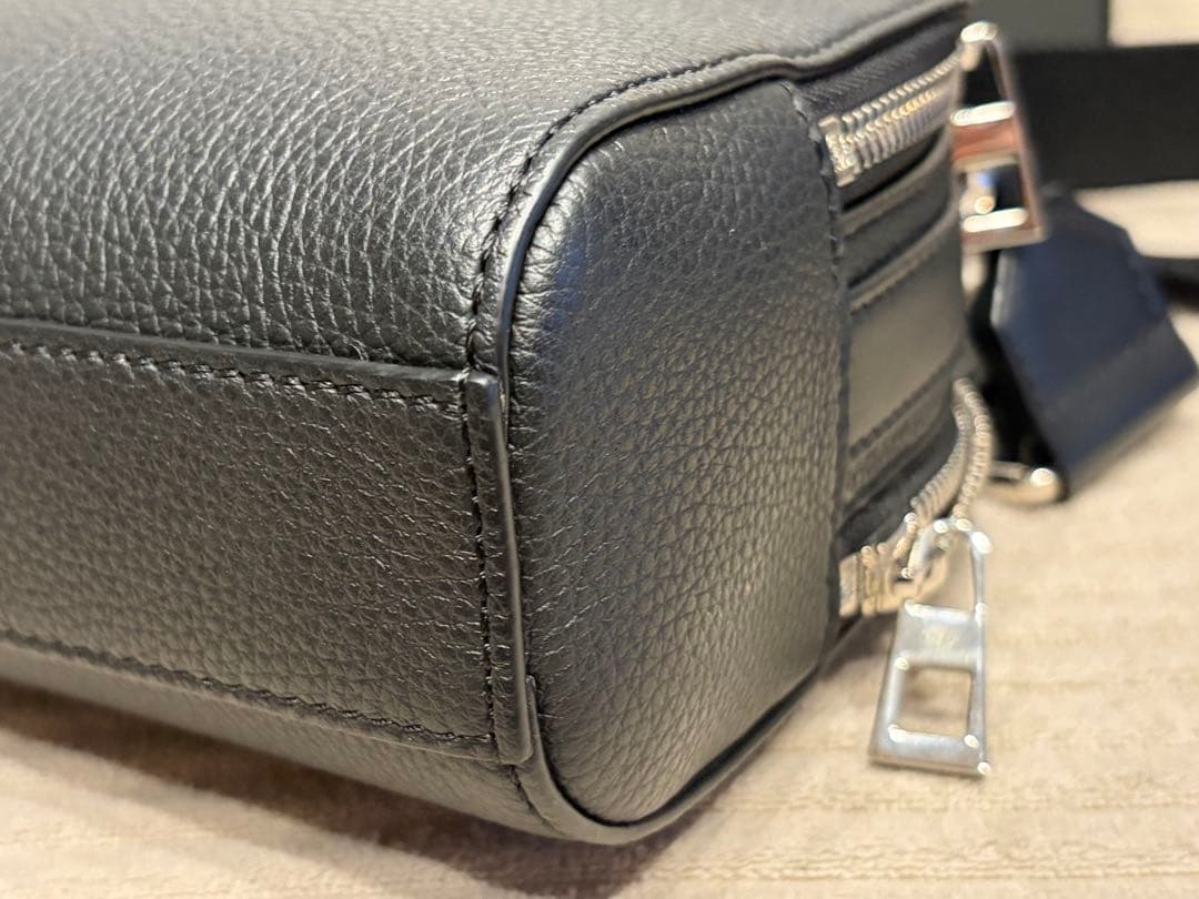 極美品LOEWE クロスボディ カメラバッグ ミニ（ソフトグレインカーフ）