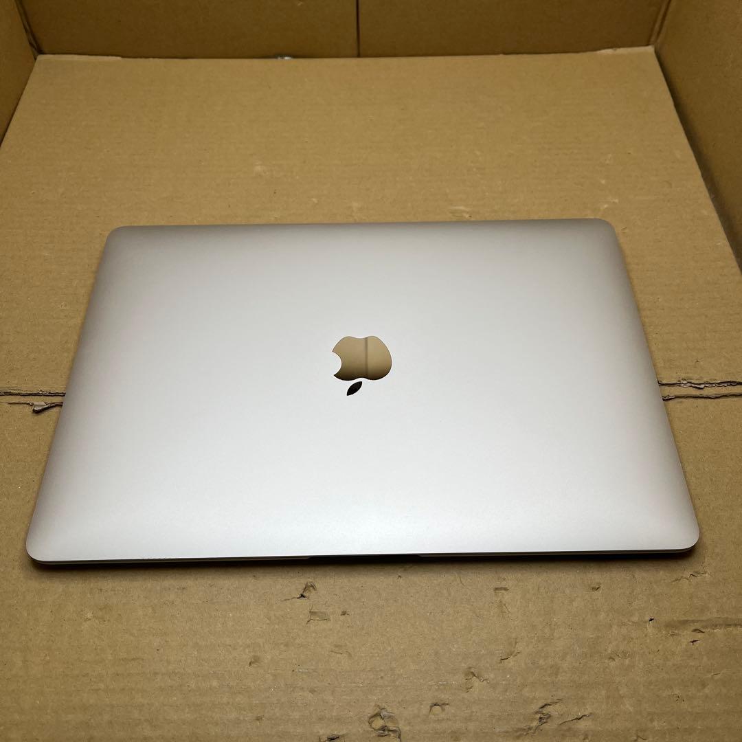 MacBook Air（M1,2020） 13.3インチ　シルバー　A2337