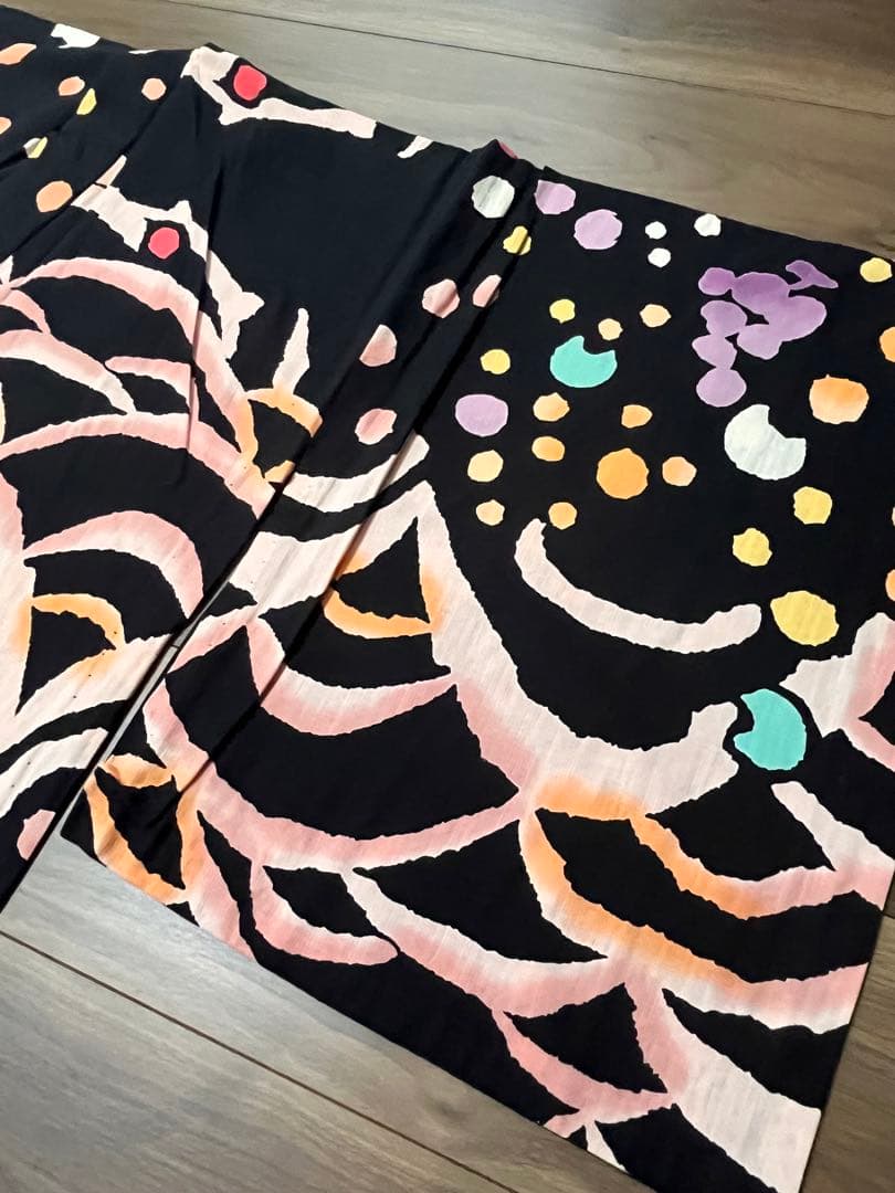 期間限定価格◆ツモリチサト◆注染 黒 浴衣 カラフルドット 猫 ぶどう 青海波柄