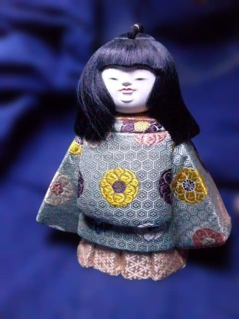 貴重な国指定無形文化財の人形師　銀座　原米洲の稚児雛です。