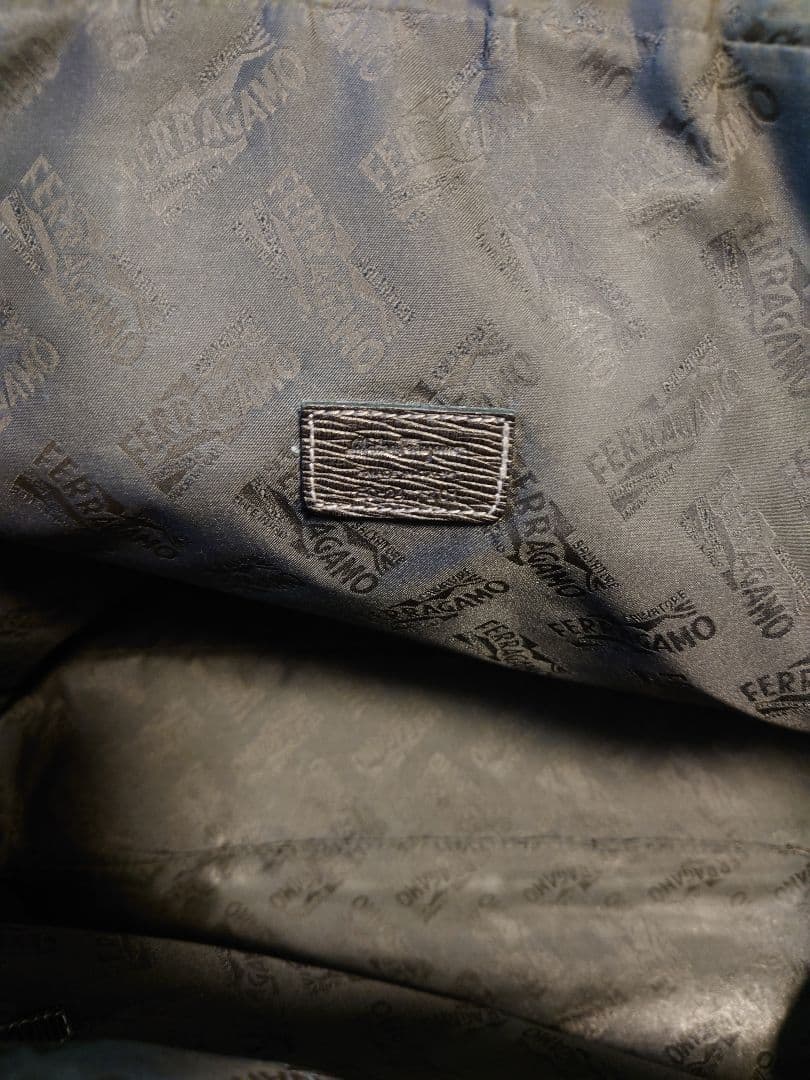 フェラガモ トートバッグ 2way ロゴ レザー 黒 大容量