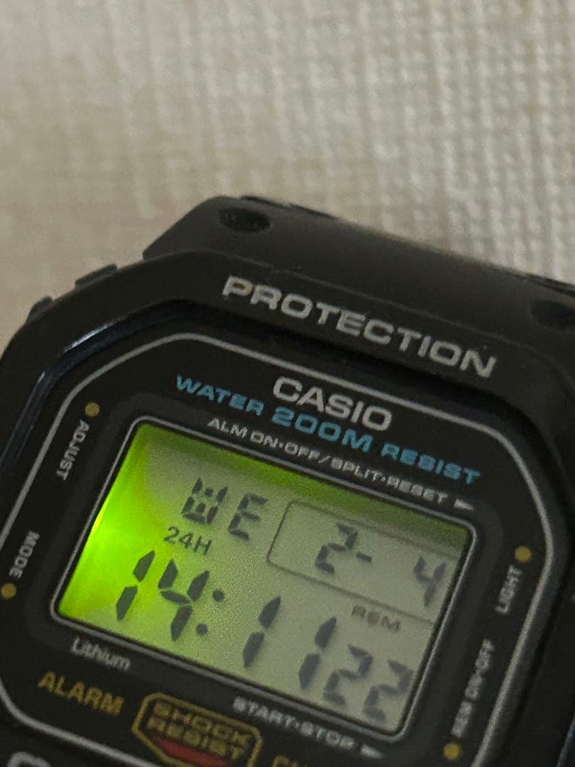 G-SHOCK DW-5600C スピード 200M スクリューバック　豆球緑