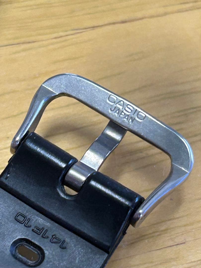 G-SHOCK DW-5600C スピード 200M スクリューバック　豆球緑