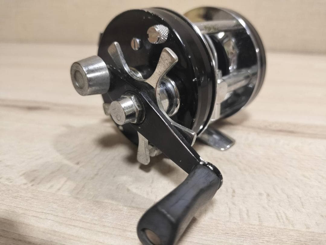 ★アブガルシア　アンバサダー5000C　ビンテージ　リール ブラック