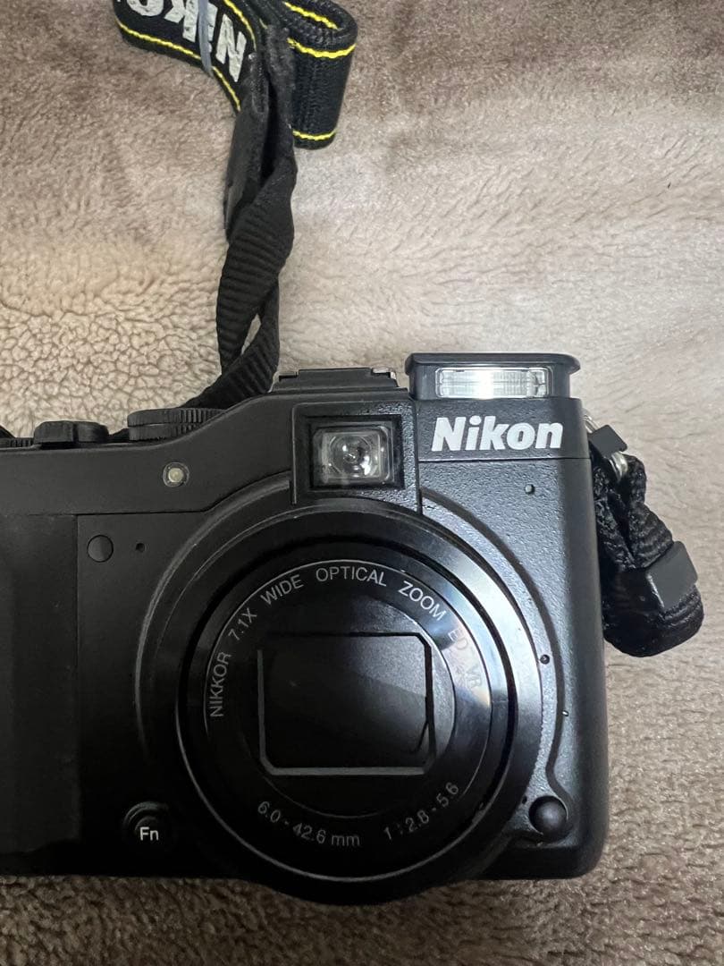 Nikon coolpix P7000 コンパクトデジタルカメラ