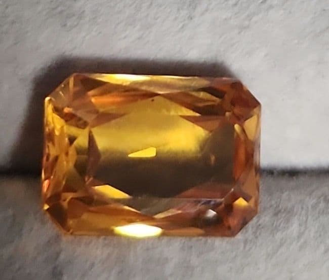 ゴールデンイエローサファイア 10.515ct