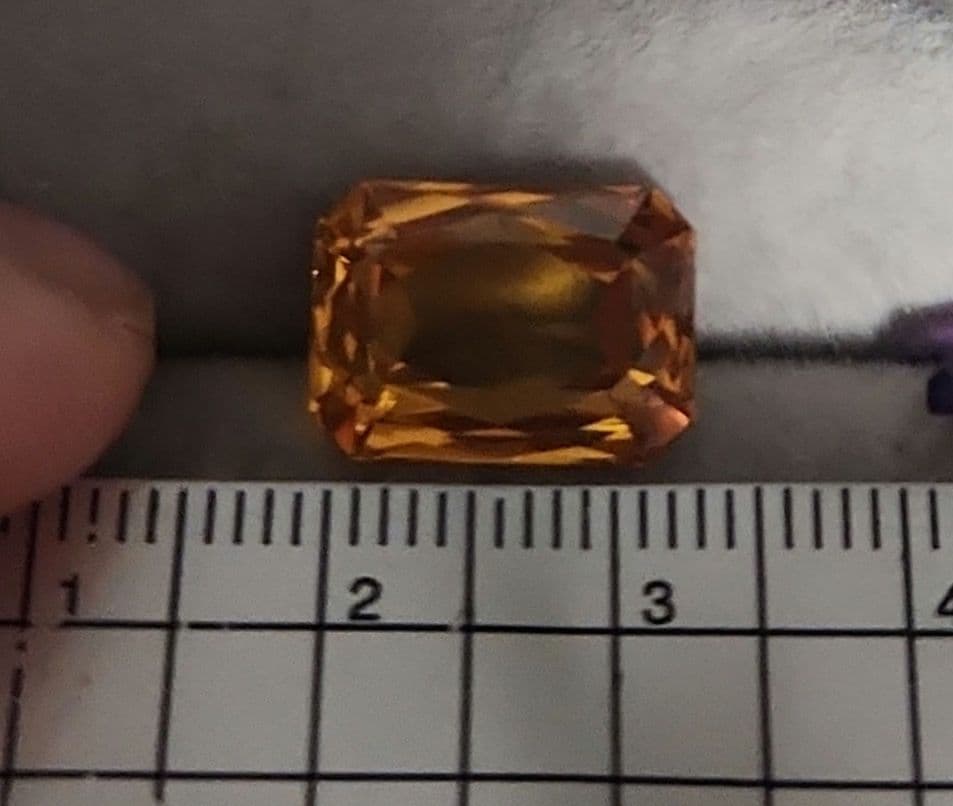 ゴールデンイエローサファイア 10.515ct