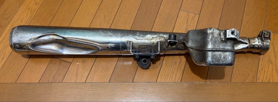 SR400純正マフラー