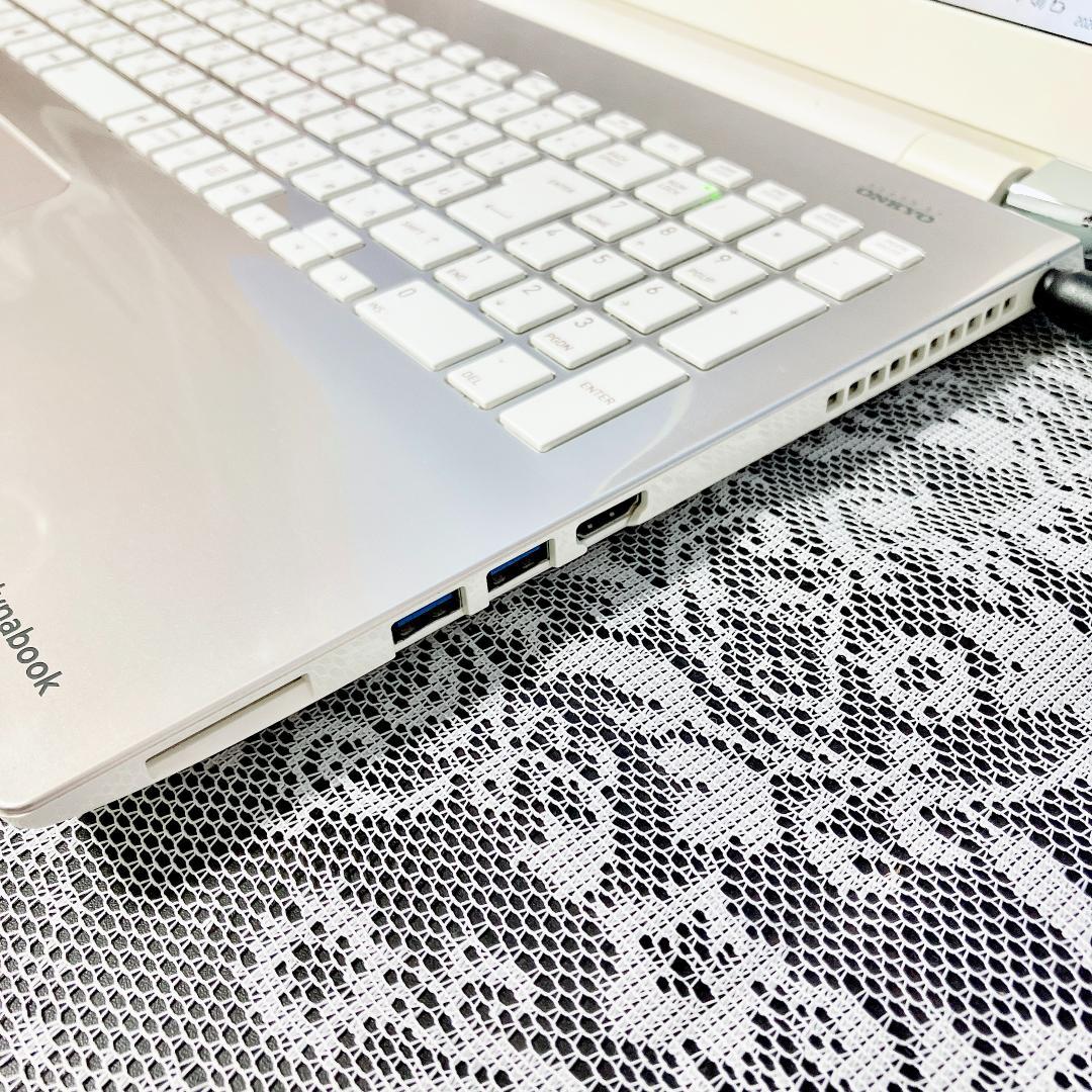 薄型軽量❣東芝ノートパソコン Win11 core-i5 SSD カメラ付き✨