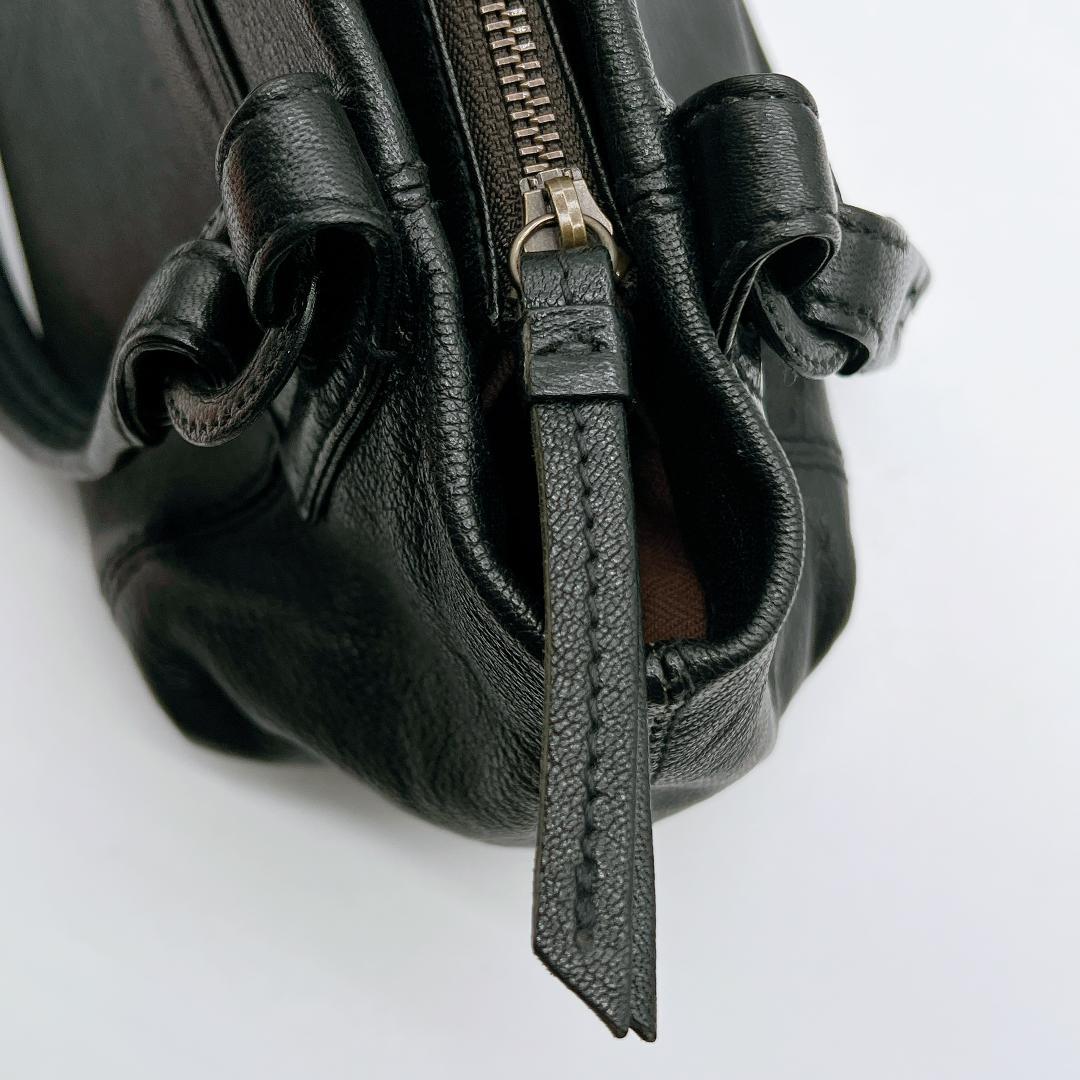 美品 genten ハンドバッグ ゴートレザー 横長 ロゴ型押し f643