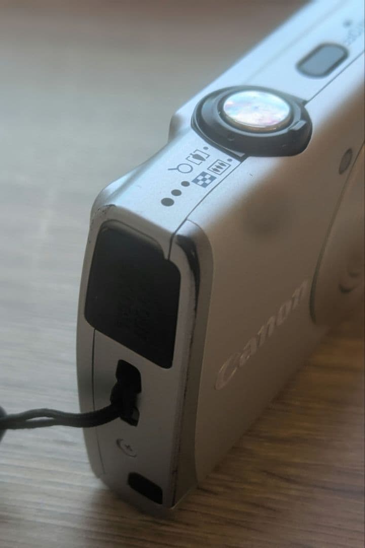 ♥限定お値下げ♥Canon PowerShot A2600 シルバー　光学5倍