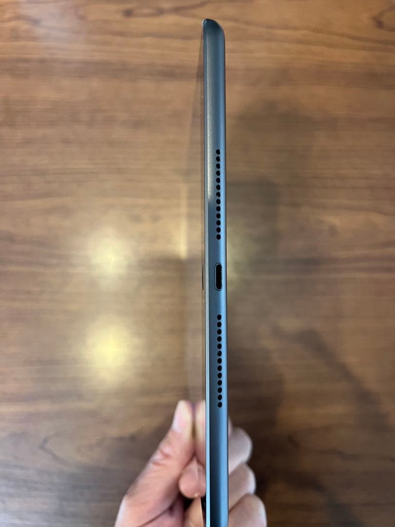 iPad第7世代 32GB Wi-Fiモデル スペースグレイ ※esrカバー付き