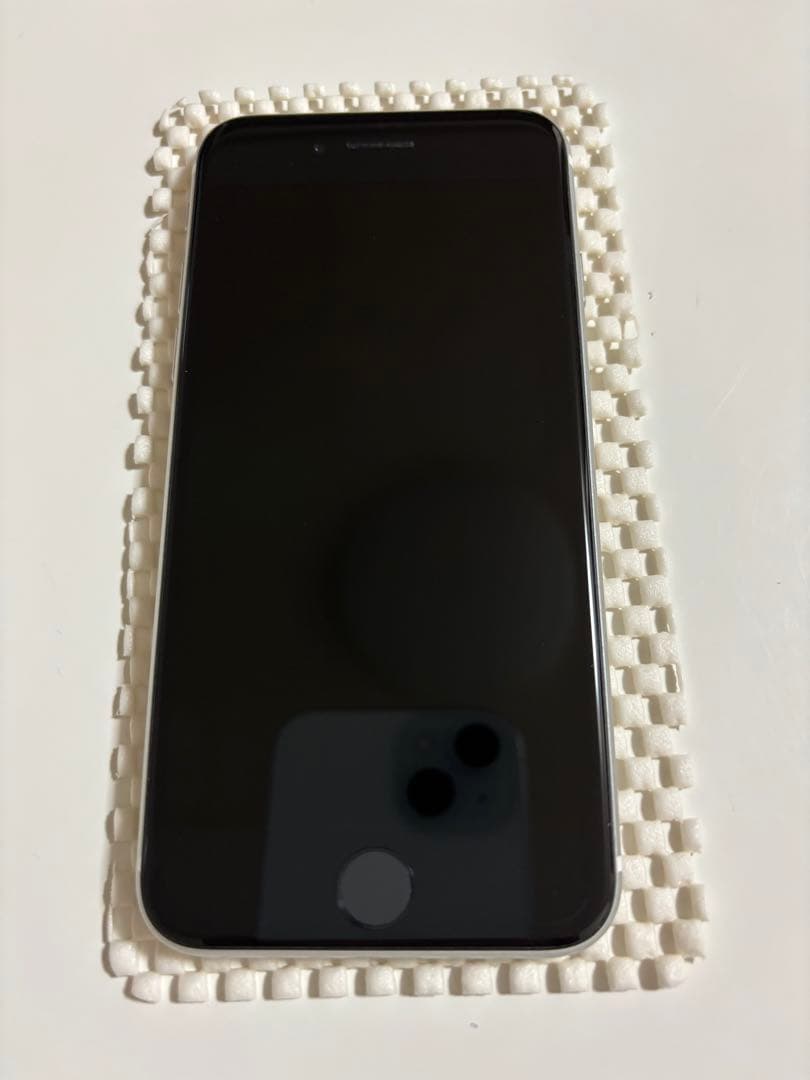 iPhone SE（第二世代） 128G ホワイトSIMフリー　アップルストア