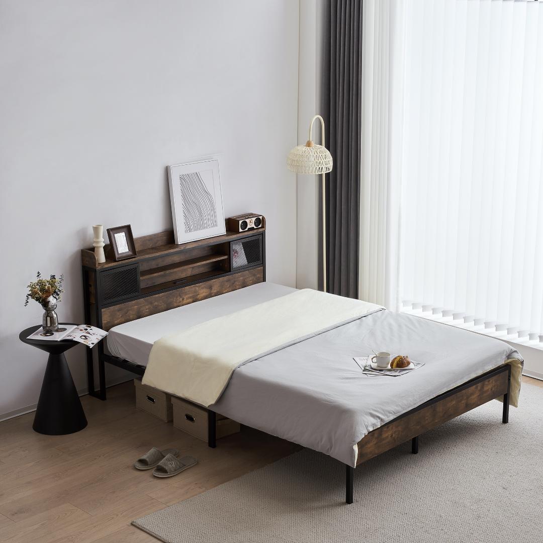 数量限定！高級【SD・セミダブル】ベッドフレーム・コンセント付きBROWN