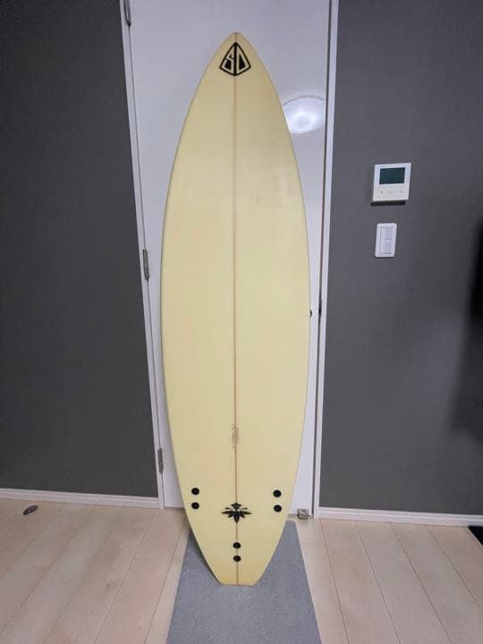 サンディエゴ　カスタム　サーフボード　6'4\"