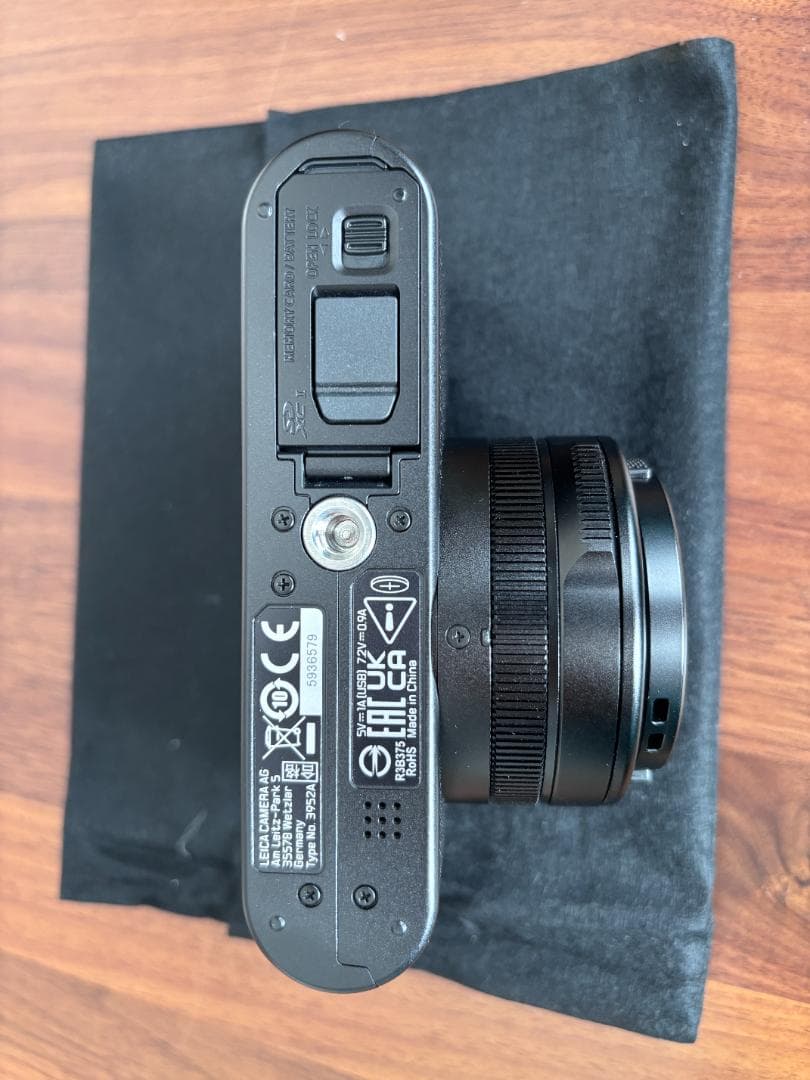 極美品【Leica】D-LUX8 & 純正オートレンズキャップ付き