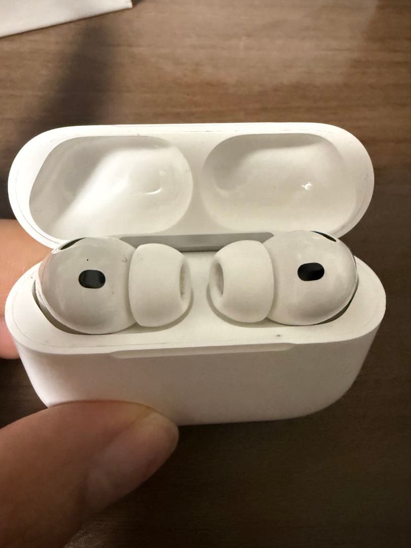 パ*ル様 AirPods Pro3 本体 充電ケース付き