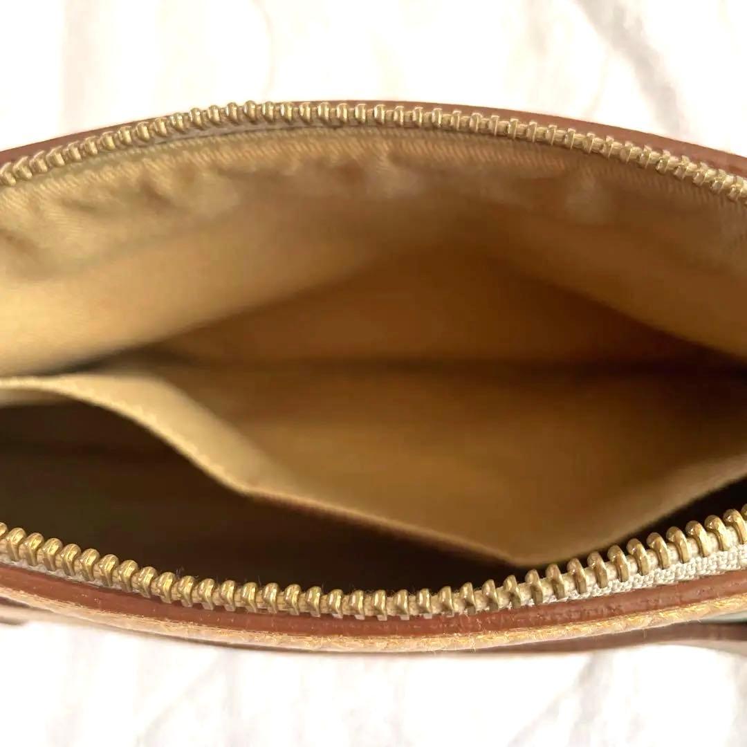 人気デザインSalvatore Ferragamo レオパード ショルダーバッグ