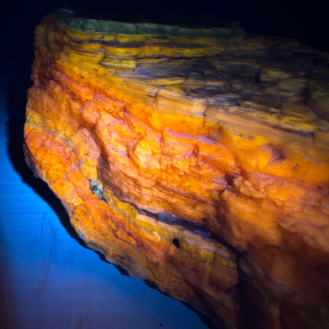 然別オパール 北海道石 蛍光オパール約3200ｇ