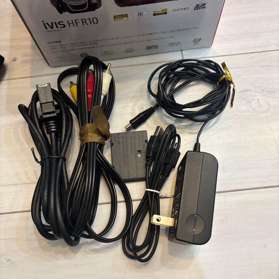 【Canon iVIS HF R10】付属品全て有り、持ち運びポーチ、三脚付き