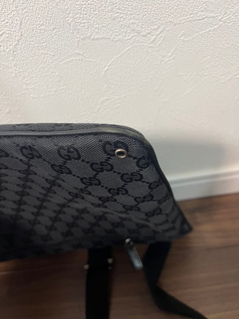GUCCI ショルダーバッグ GG キャンバス ブラック サコッシュ