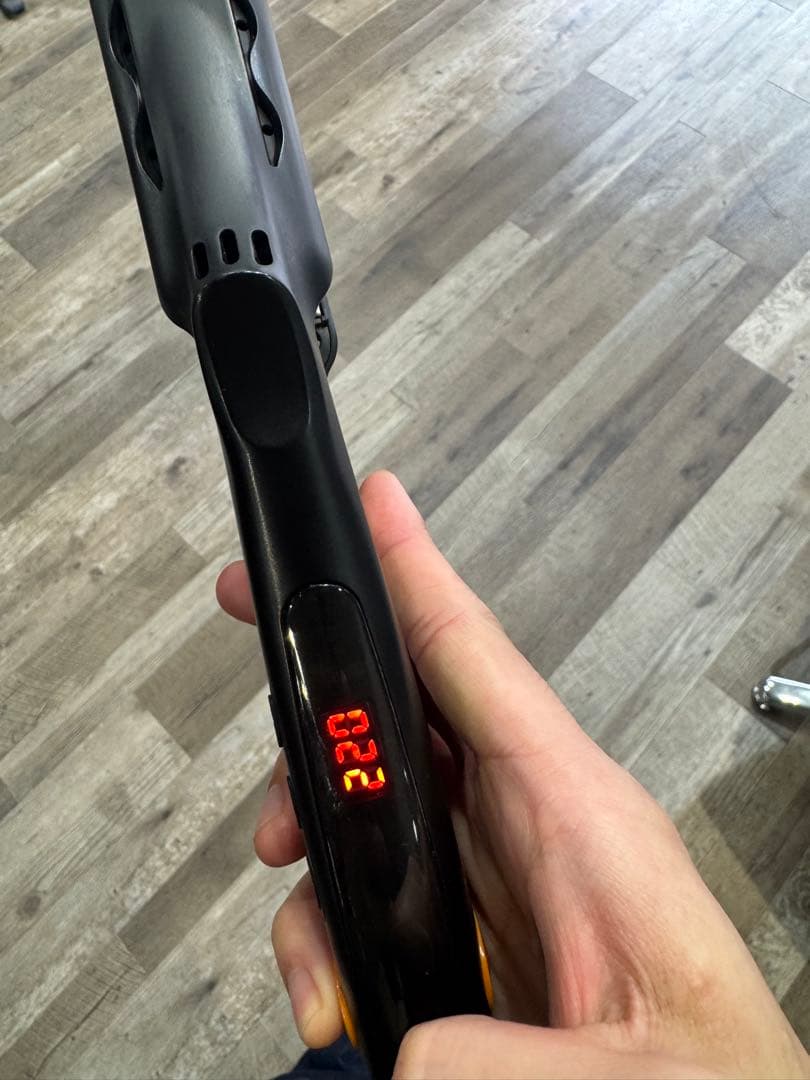 s*a様 ラディアント　ストレートアイロン　美品　限定カラー