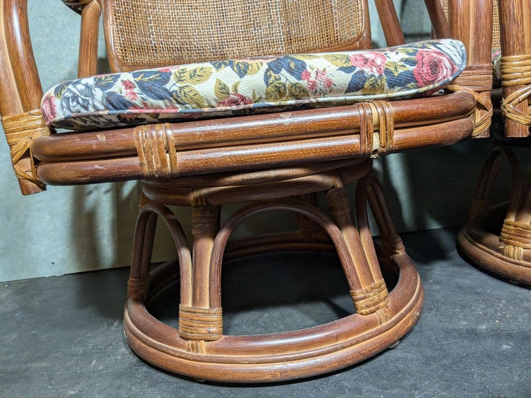 (S) 昭和レトロ　ラタン　チェア　座椅子　藤回転椅子　薔薇柄