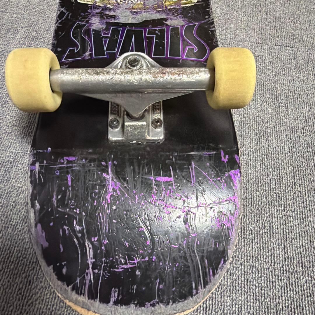 スケボーTHRASHER×PRIMITIVEデッキ 8インチ コンプリート