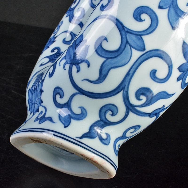 中国　大明成化年製　故宮博物院模造　青花　唐草文　龍持ち手　水注　VR7102B