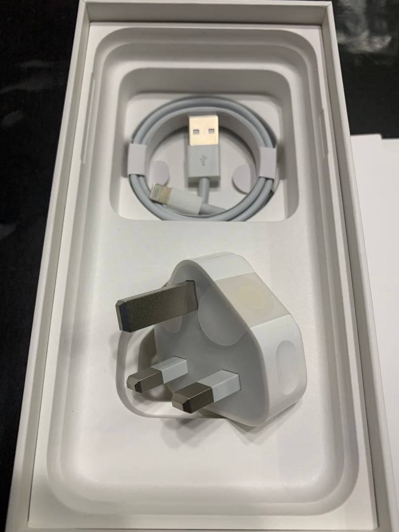 Apple iPhone XR ブルー 本体　香港版A2108 箱　備品付　美品