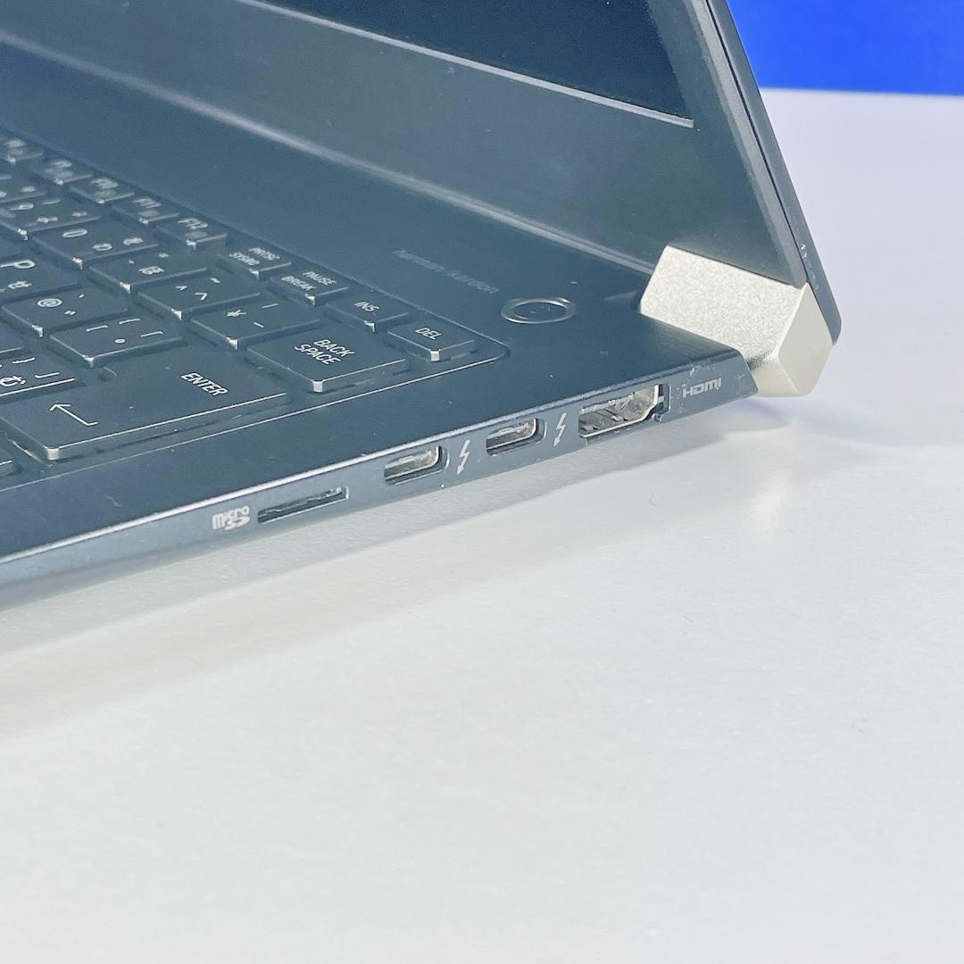 Corei7＆Windows11＆SSD✨東芝ノートパソコンカメラ小型＆薄型軽量