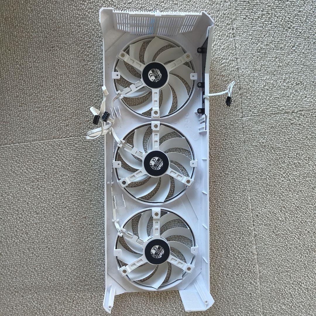 RTX 5090 ジャンク ZOTAC 白色 基盤付き!GPUコア/VRAM無し