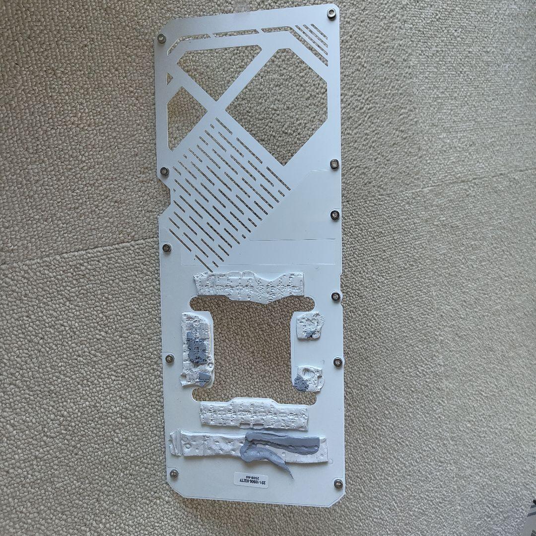 RTX 5090 ジャンク ZOTAC 白色 基盤付き!GPUコア/VRAM無し