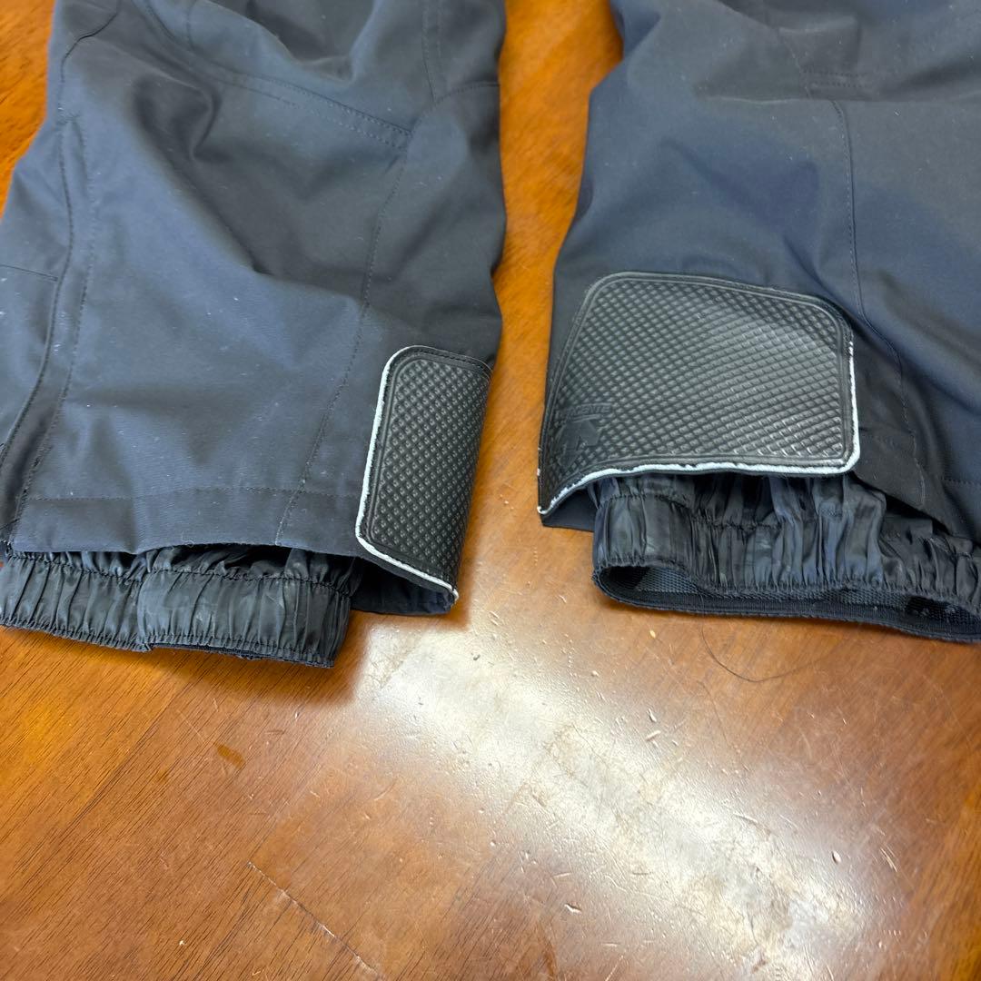 お彼岸、週末大特価　オガサカ赤と黒のスキーウェア上下