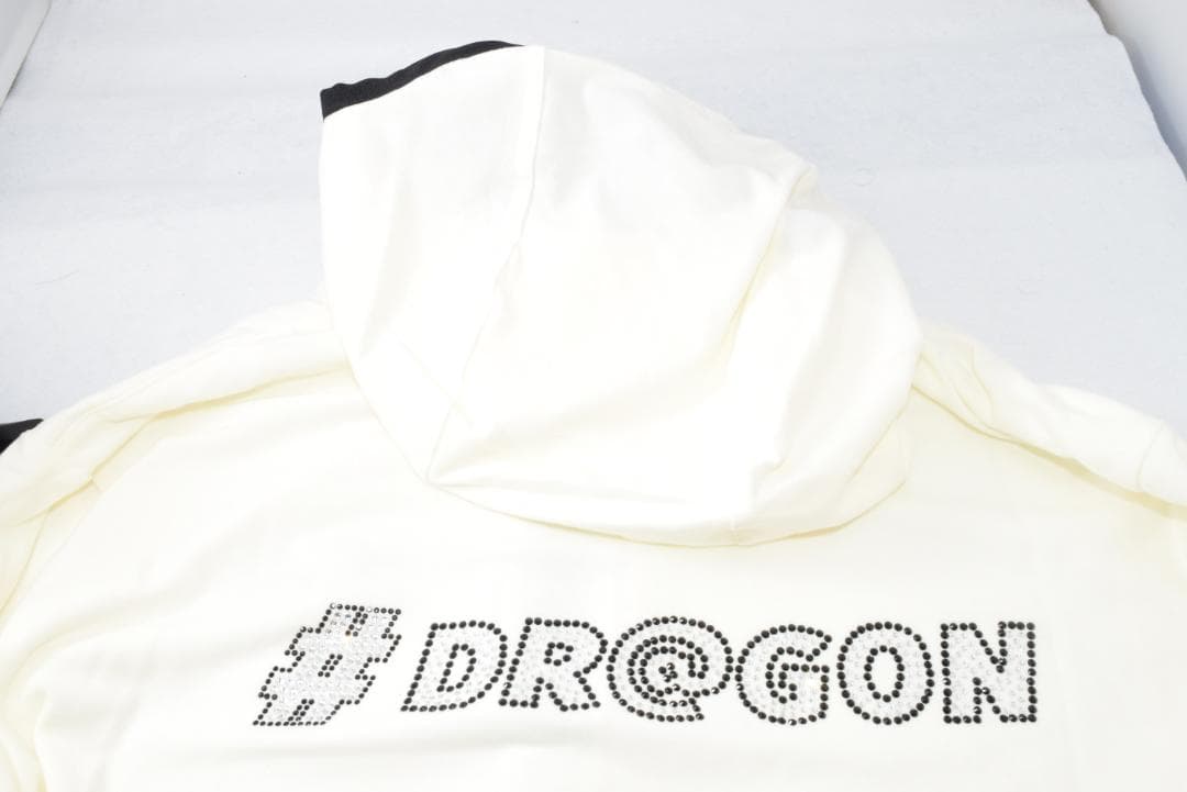 新品☆ダンスウィズドラゴン SMOOPHフーディー☆アウター☆白☆XLサイズ